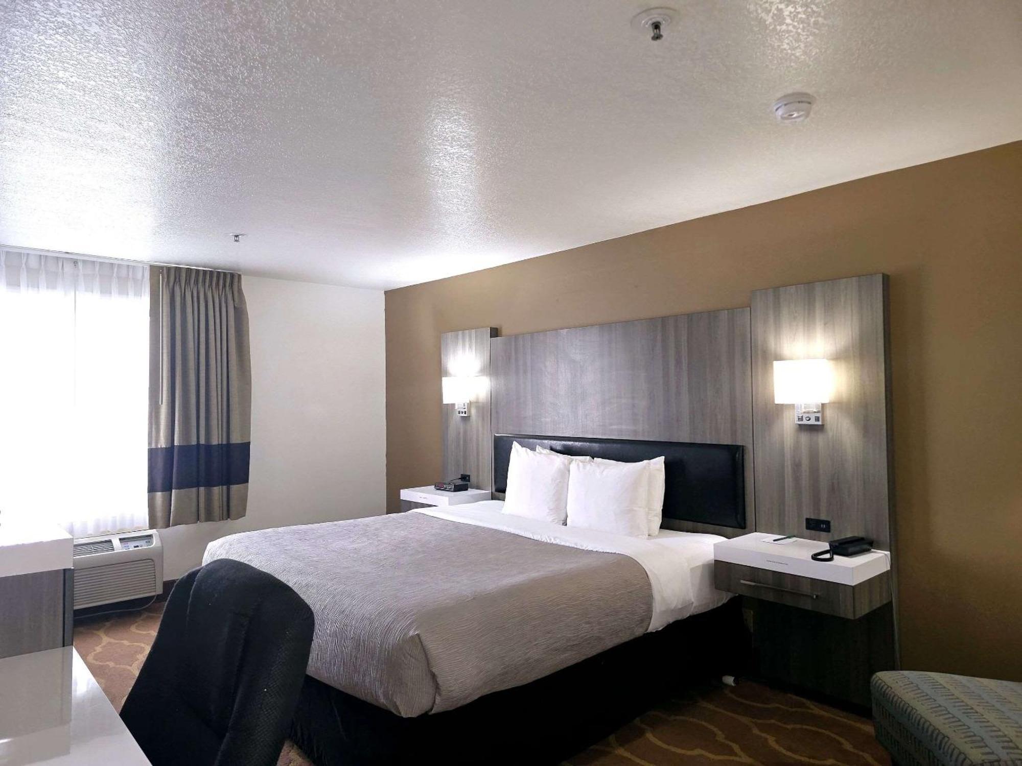 Quality Inn & Suites Longview Kelso Exterior photo